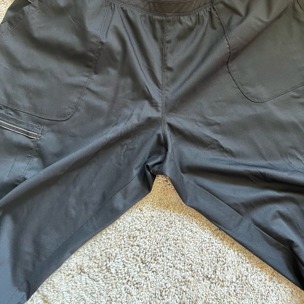 Petite scrub pants! Never worn!! No rips, stains. Too big for me.